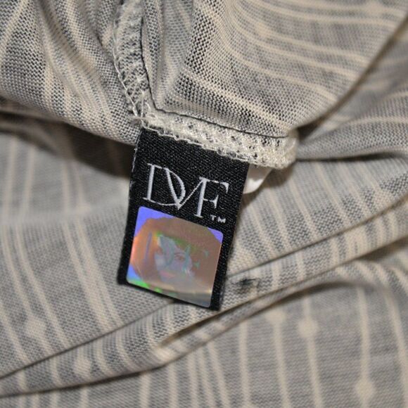 Vintage Diane Von Furstenberg 1990s 100% Silk Jeanne Wrap Dress Sz 0 - Picture 8 of 9